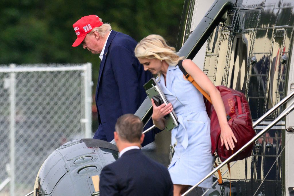 Cine este Natalie Harp, asistenta lui Trump care a mers odată și în portbagajul unui SUV pentru a-l însoți