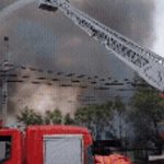 ULTIMA ORĂ VIDEO Incendiu în apropierea rafinăriei Lukoil din Ploiești. „Există și riscul unei explozii”. A fost emis un mesaj RO-Alert
