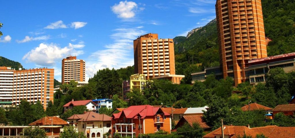 Casa Județeană de Pensii Bihor distribuie 216 bilete de tratament pentru seria 9. Vezi stațiunile disponibile