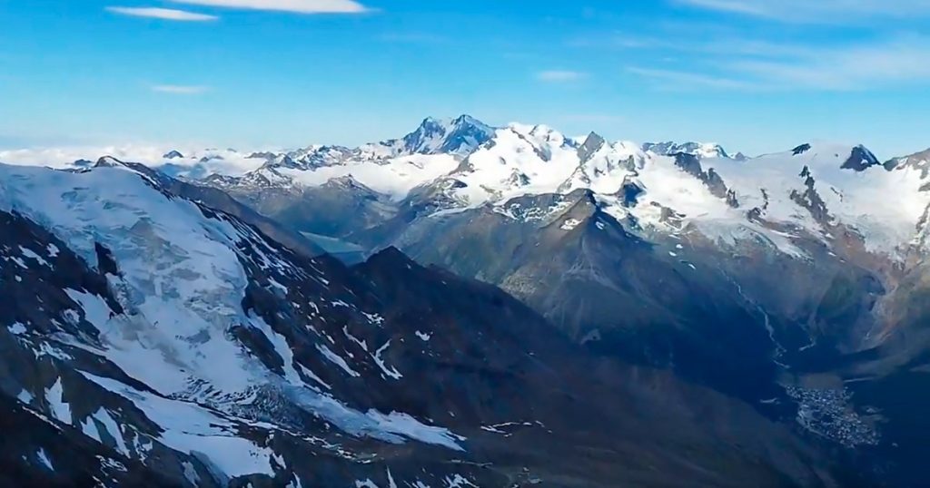 Doi alpinști dispăruți acum 34 de ani în Elveția, găsiți după topirea unui ghețar