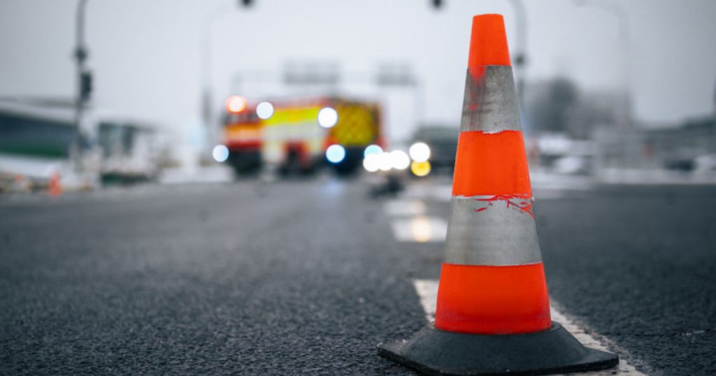 Accident grav în București. Trei pietoni au fost loviți de o mașină: unul a murit, doi au ajuns la spital. Sunt restricții de trafic