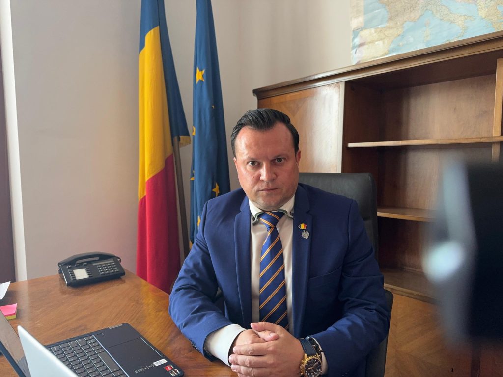 COMUNICAT DE PRESĂ: Cătălin Silegeanu: „Federovici și Budăi valsează pe minciuni cântate de la București”