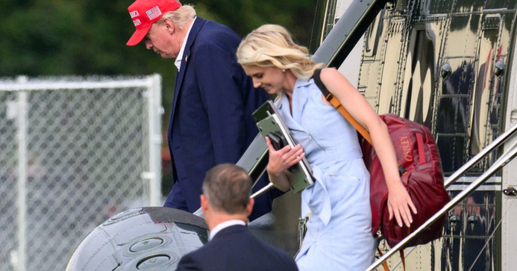 „Imprimanta umană” a lui Trump: Natalie Harp a mers odată și în portbagajul unui SUV doar pentru a-i fi aproape. „Este 100% dedicată”