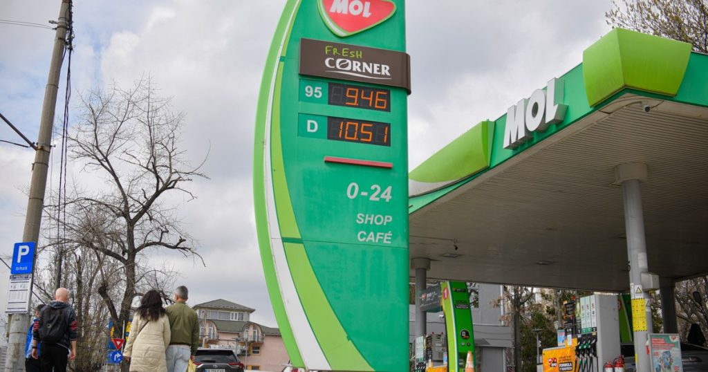 Prețurile carburanților pe 20 august. Unde găsesc șoferii cea mai ieftină benzină și motorină