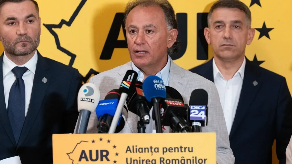 AUR îi cere lui Bolojan să umble la indemnizaţiile parlamentarilor pe perioada vacanţei, nu la bursele copiilor:"Dacă austeritatea este necesară, începeţi cu politica, nu cu elevii"