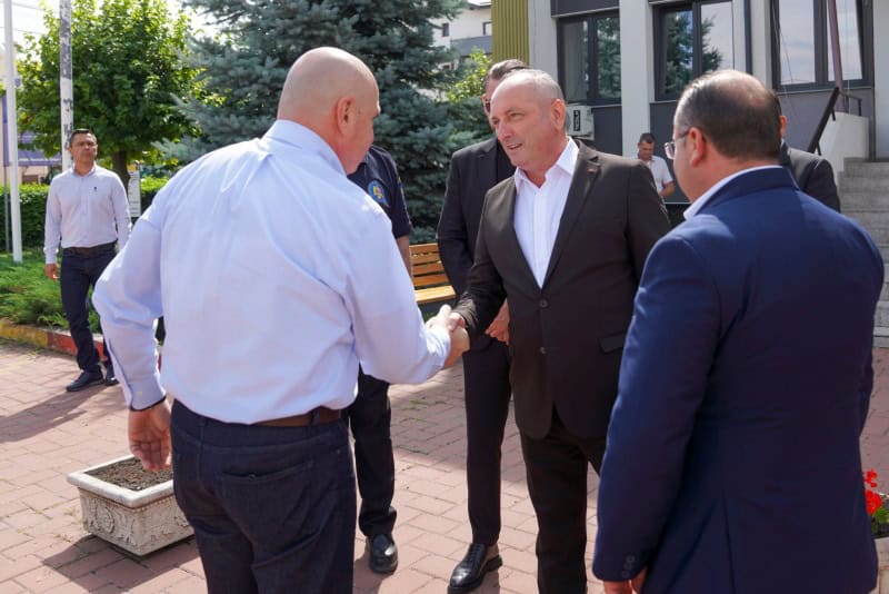 Președintele Daniel Vasilică Harpa pune o întrebare: ”Ce e mai urgent: apa, bolnavii de cancer sau stadioanele?”