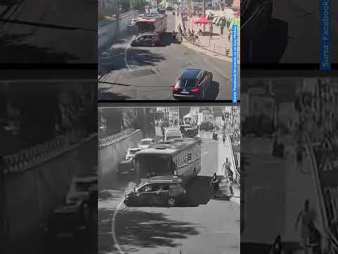 Un autobuz a intrat 12 mașini la Mediaș: 22 de persoane implicate în accident