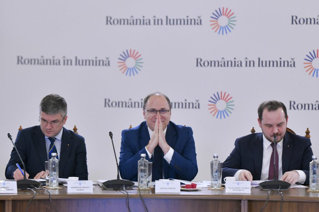 Ministrul Educației, Mihai Dimian, explică schimbările privind admiterea la liceu și bursele sociale: Este nevoie de o dezbatere