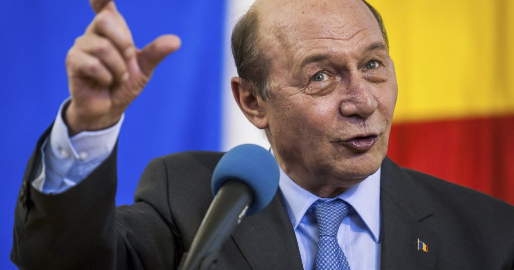 Traian Băsescu, atac la liderii politici: „Batjocoresc Constituția” cu ideea de „guvern tranzitoriu”. Cine e responsabil pentru criză