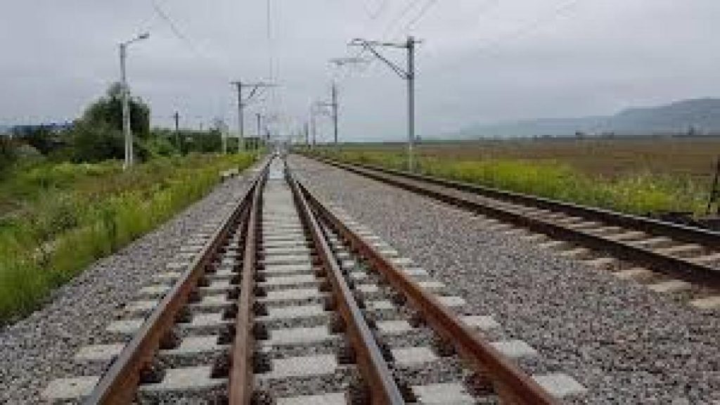 Bărbat de aproximativ 80 de ani, lovit mortal de tren în Bacău