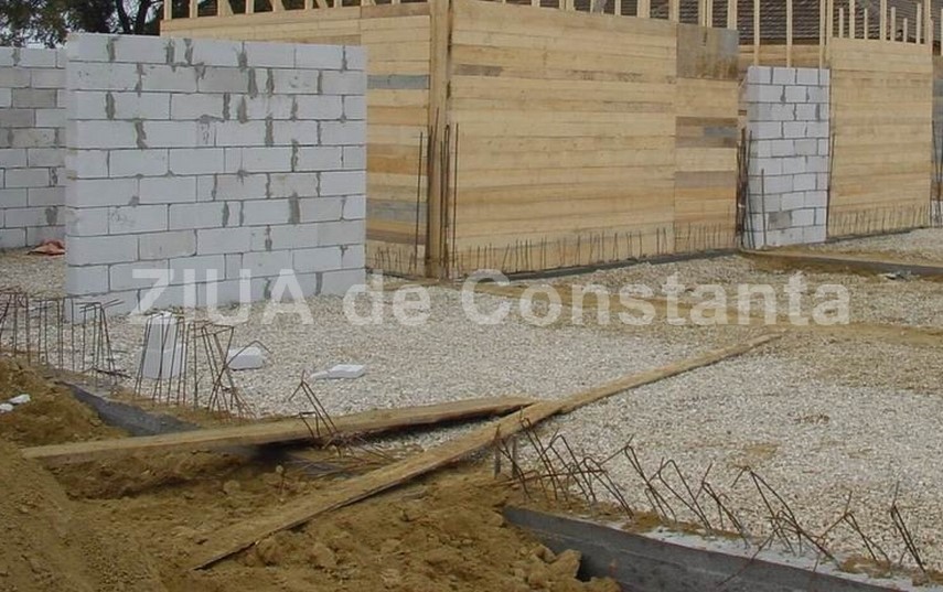 Bloc de 7 etaje proiectat pe malul Lacului Siutghiol, in statiunea Mamaia, vizavi de Hotel Iaki