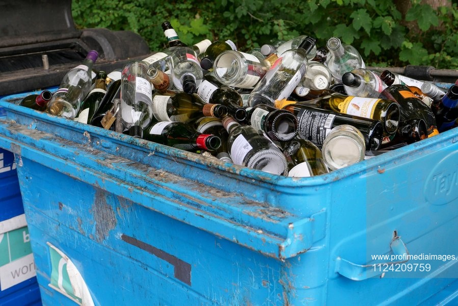 Fabrică pentru reciclarea sticlei inaugurată la Buzău, cu o capacitate de 80.000 tone/an / Investiţie de 7,4 milioane de euro prin PNRR