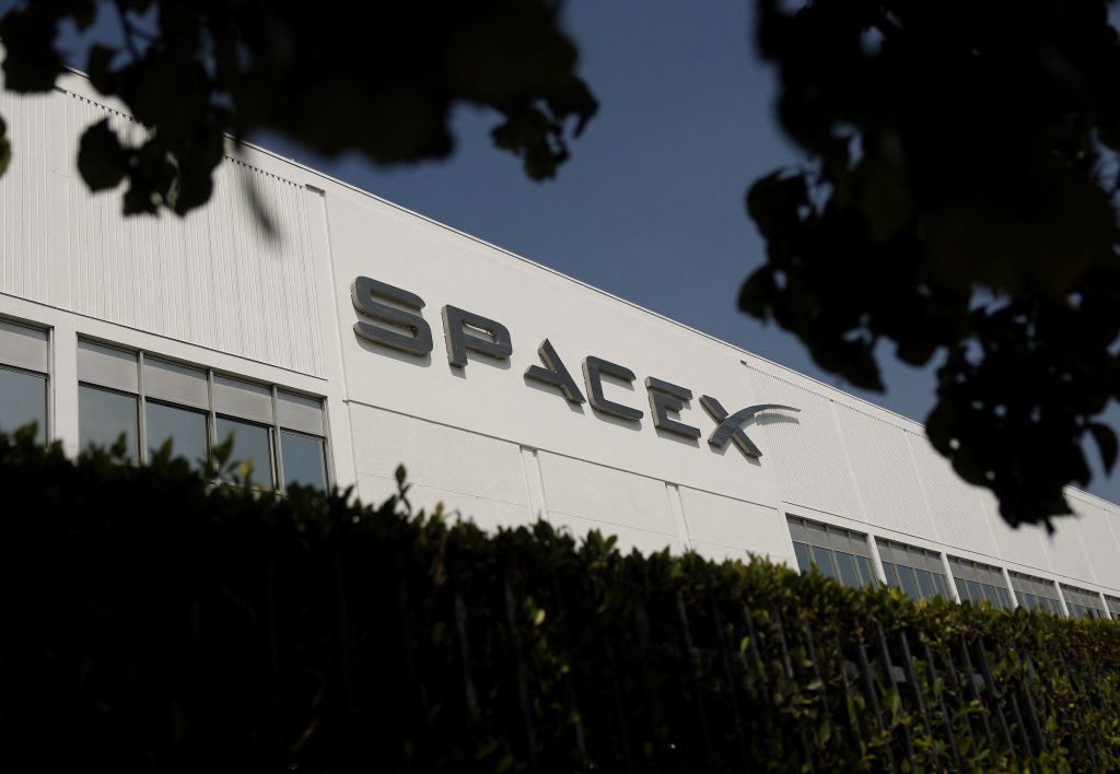 Trei foști ingineri SpaceX au primit 1 miliard dolari să facă armament hipersonic