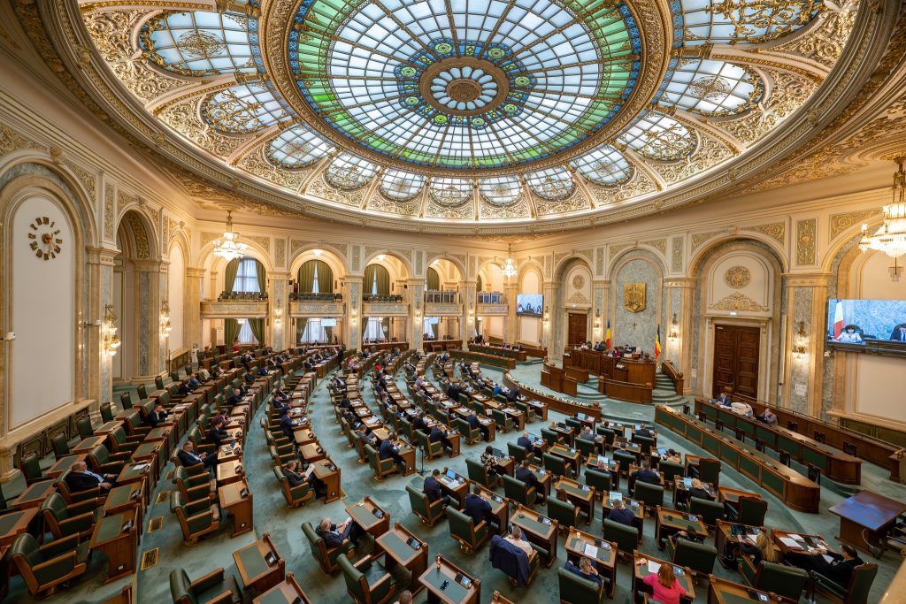 Parlamentul lucrează și săptămâna viitoare în sesiune extraordinară. Legile de pe agendă