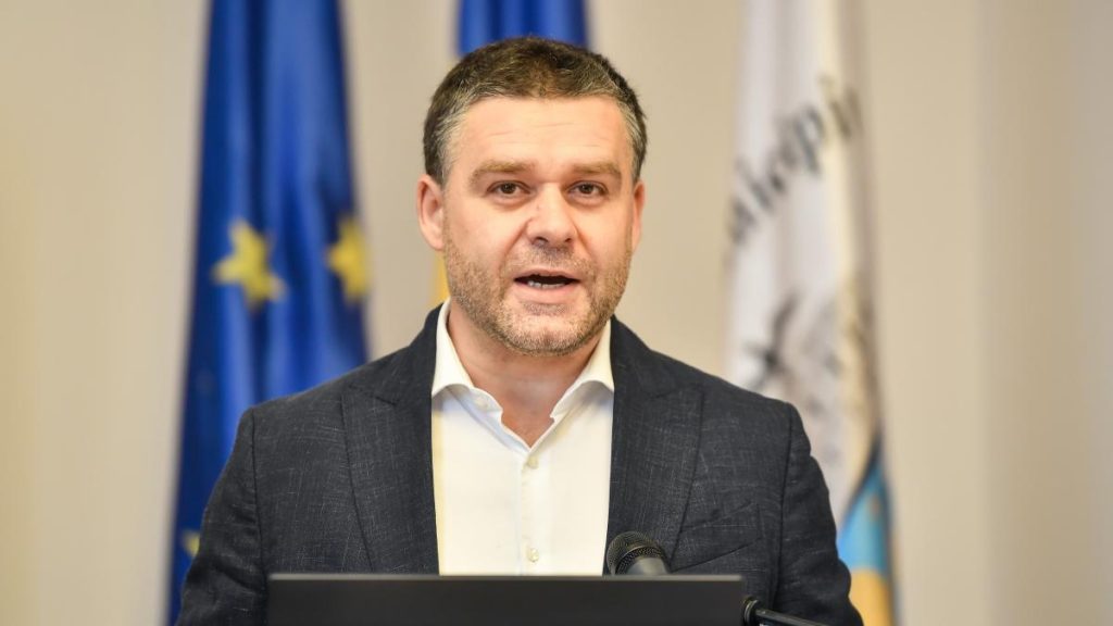 Ciprian Ciucu intervine în scandalul merdenelelor: „E loc și pentru croissant”