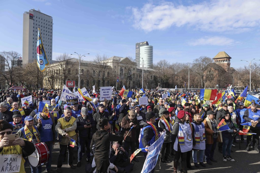 Sindicatele cer creşterea salariului minim de la 1 ianuarie 2027 și protestează marți la Ministerul Muncii. Cum răspunde Dragoș Pîslaru