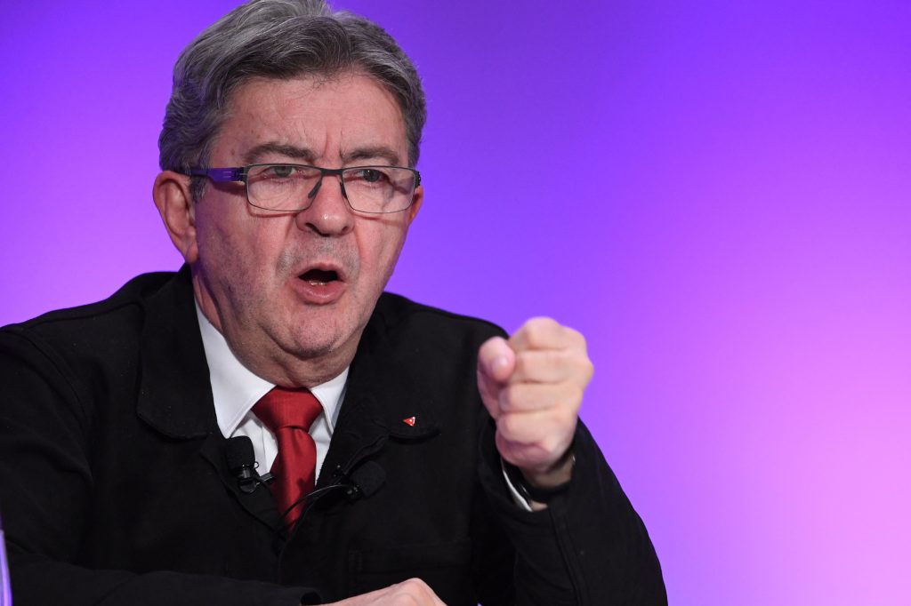 Liderul stângii radicale Jean-Luc Mélenchon  poate ajunge în finala prezidențială din Franța cu Le Pen. Rezultatul va fi zdrobitor, spune un sondaj