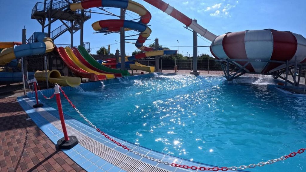 Rezultatele analizelor de laborator pentru piscina exterioară de la Complexul Cornișa