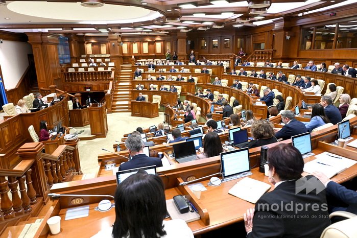 Votat de Parlament. Codul electoral, completat cu prevederi referitoare la votul prin corespondență și organizarea alegerilor în UTA Găgăuzia