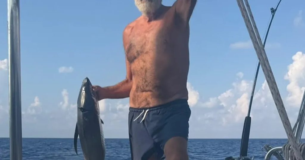 Om de afaceri, dispărut în largul Greciei după ce a căzut peste bord. Soția sa a rămas singură pe mare trei zile și nu a putut cere ajutor