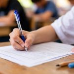 Deputaţii au adoptat proiectul de lege pentru prorogarea cu doi ani a examenului de admitere la liceu, pe lângă evaluarea naţională, care cuprinde un amendament USR votat în plen care anulează cu totul acest examen