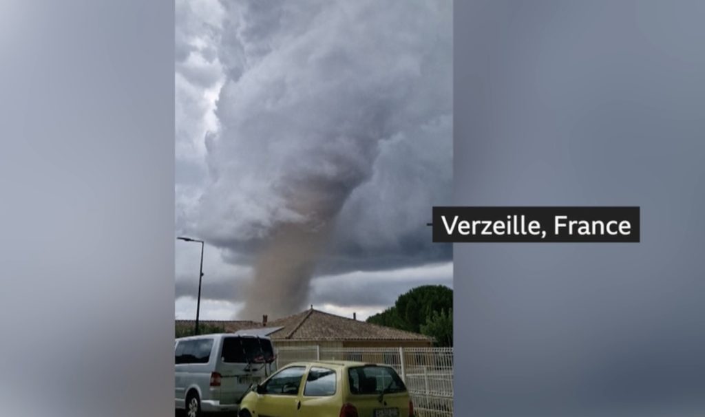 Tornadă de peste 110 km/h în Franța / Zeci de victime, sute de case distruse / Etapa din Turul Spaniei a fost oprită de grindină