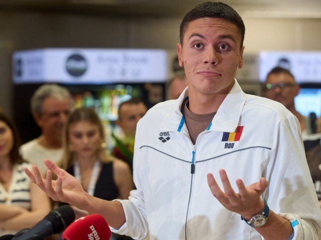 David Popovici nu a vrut să știe câți bani câștigă din sport. Ce i-a spus mama lui la 19 ani: „Erau mult mai mulți decât mă așteptam”