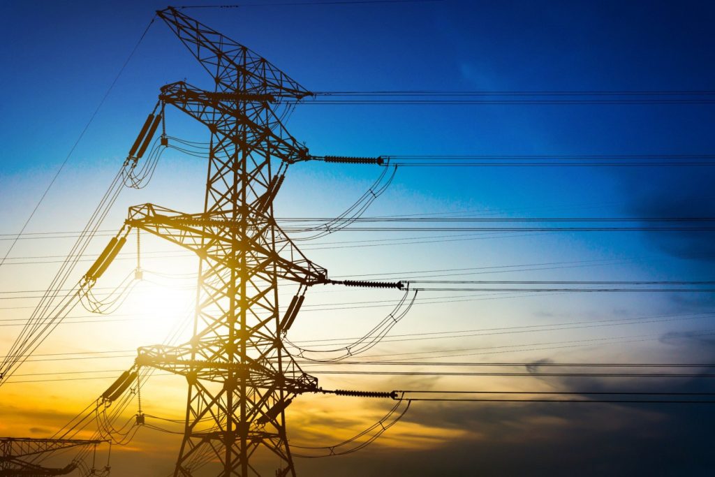 Afacerile din industrie au scăzut cu 0,5% în prima jumătate a anului, dar sectorul energetic a înregistrat un plus de 14%
