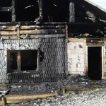 Dolj: Poliţiştii au reţinut un bărbat care a incendiat un imobil nelocuit al fratelui său