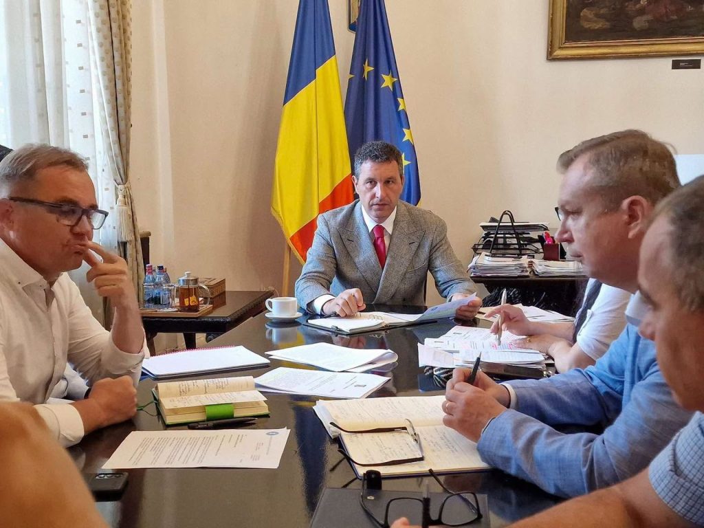 Fermierii pot cere bani de la stat din 1 septembrie. Ce sume primesc crescătorii de porci și bovine