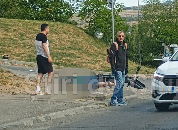 VIDEO. Accidentul cumplit de pe Tăietura Turcului, din Cluj, surprins LIVE. Motociclistul a zburat pur și simplu peste mașini. Imagini cu impact emoțional