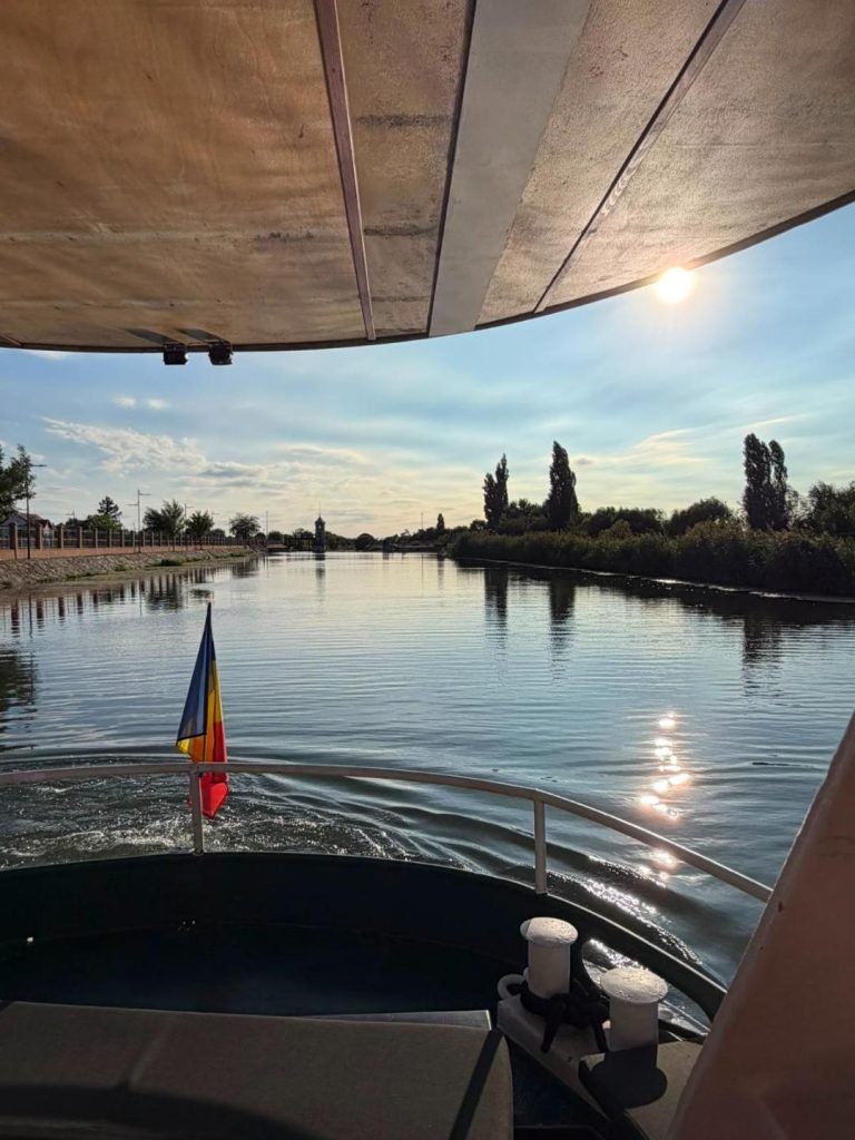 Studenții internaționali ai UPT au descoperit Timișoara de pe Canalul Bega