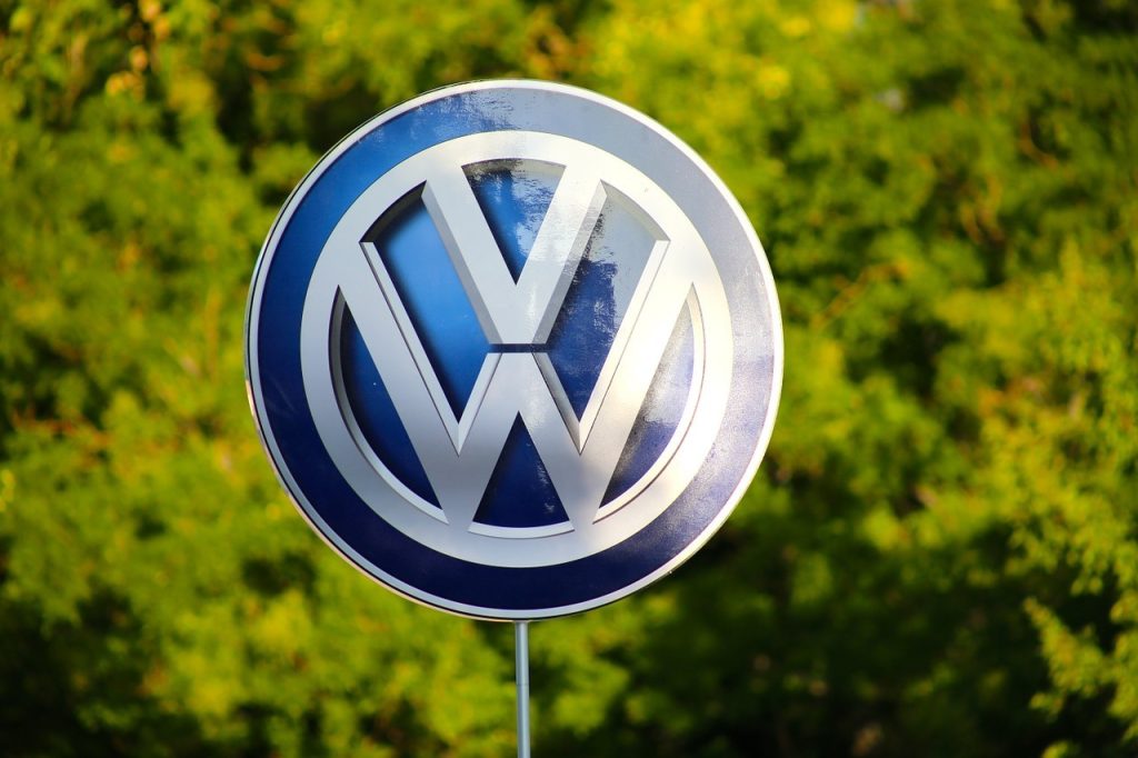 Criza de la Volkswagen se agravează / Sindicatele se tem de 140.000 de concedieri / „Unul din șase angajați din industria auto germană este în pericol”