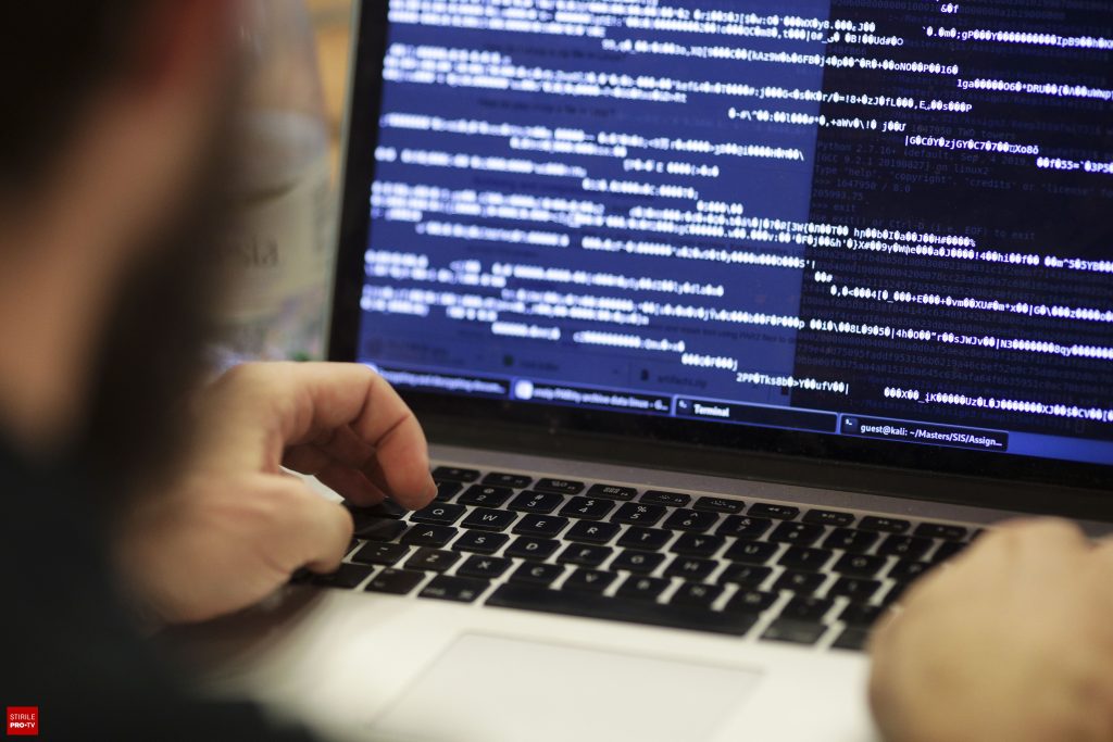 Hackeri susținuți de state au încercat să preia conturile de WhatsApp ale unor oficiali de rang înalt ai UE
