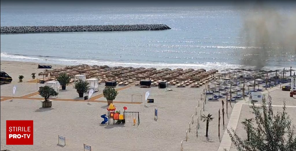 O nouă alertă pe litoral. Un fragment de dronă a fost găsit pe plaja din Olimp. Autoritățile au restricționat accesul