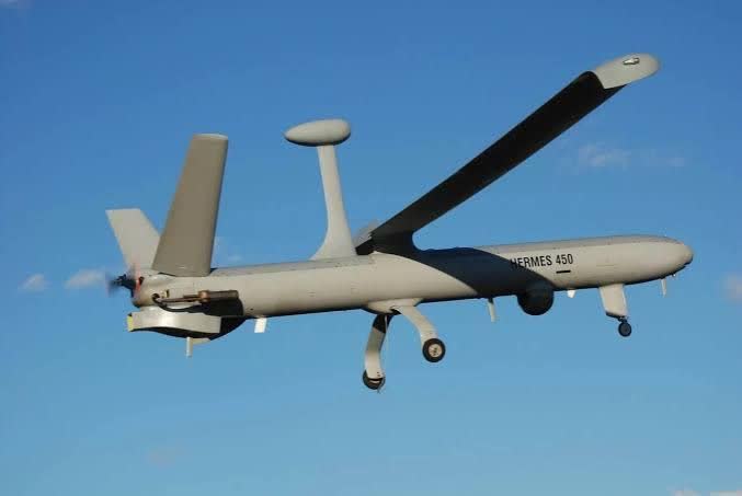 Fragment de dronă cu încărcătură explozivă, găsit pe plaja din Olimp. Dispozitivul a fost detonat, iar zona rămâne închisă