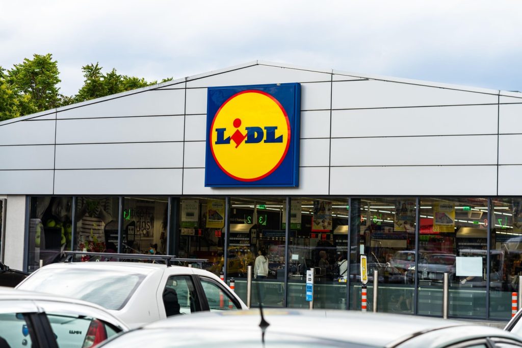 Lidl își continuă expansiunea în România, unde are deja peste 400 de magazine. Două deschideri anunțate pentru joi