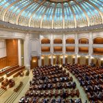 Camera Deputaţilor a corectat articolul privind incompatibilităţile, care risca să lase mii de consilieri locali şi judeţeni fără mandate
