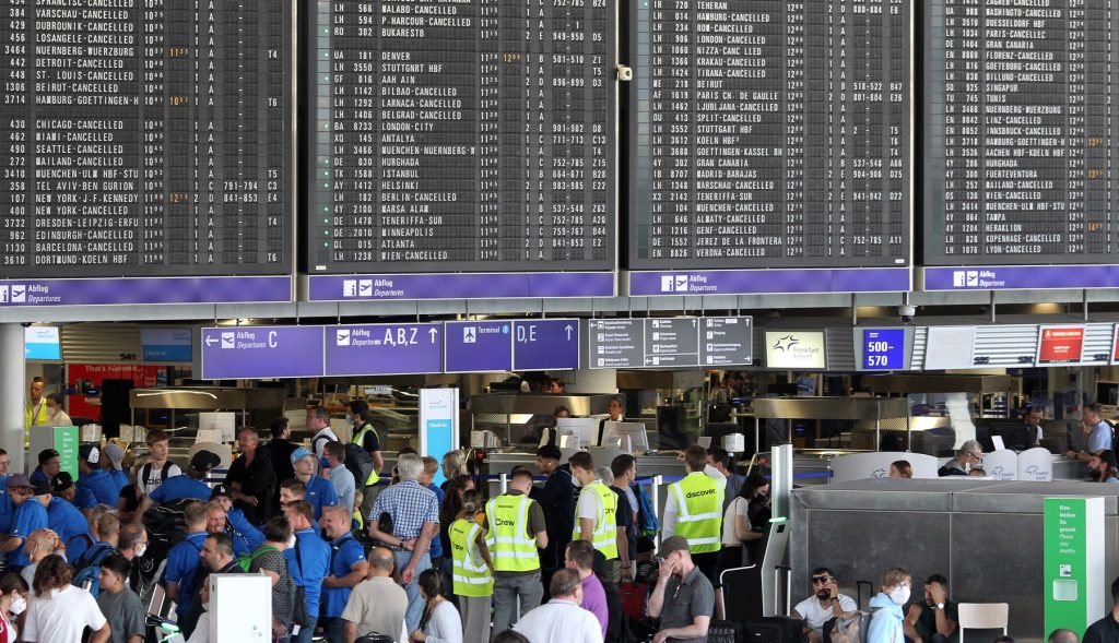 Focarul de malarie din unul dintre cele mai mari aeroporturi din Europa a provocat un deces