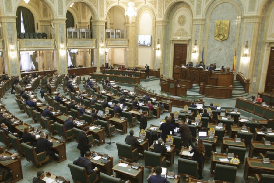 Și Senatul a adoptat modificările din noul Cod Administrativ pentru a-i salva pe aleșii locali aflați în incompatibilitate