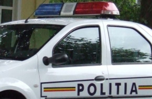 Doi șoferi s-au ales cu dosare penale în Olt. Unul avea permisul suspendat, celălalt conducea un tractor fără să fi avut vreodată permis