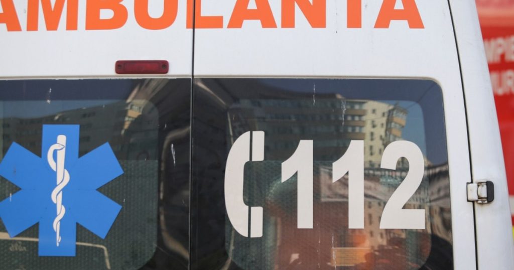A căzut poarta de fotbal peste el. Un copil de 8 ani a ajuns la spital cu dureri şi vărsături