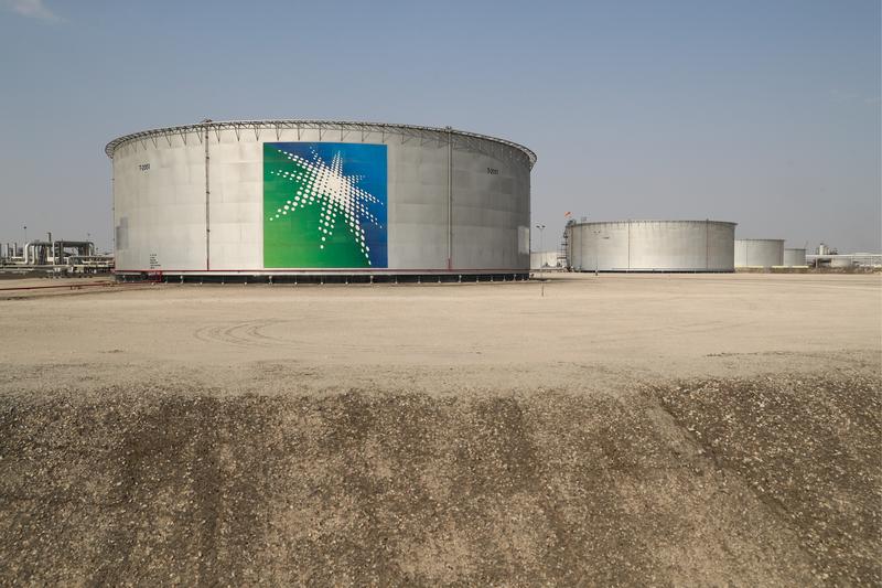 Aramco ocolește Ormuz: petrol saudit pentru China, cu petroliere având sistemele de localizare oprite