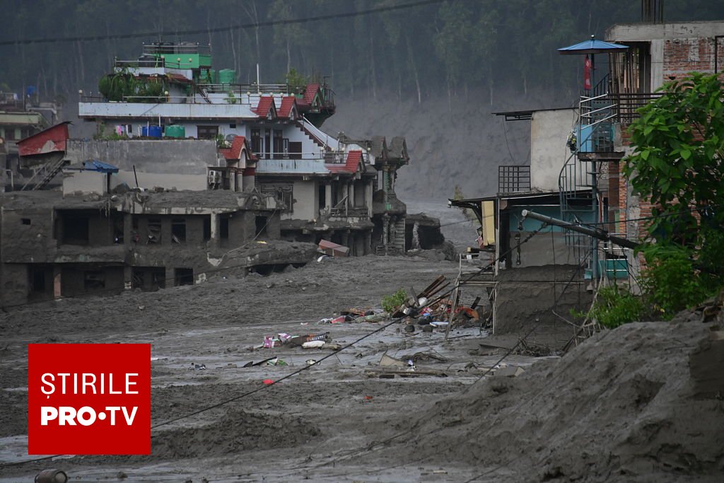 Ce a provocat viitura ucigașă din Nepal și Tibet. Cauza dezastrului soldat cu cel puțin 165 de morți și sute de dispăruți