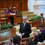 Liderul deputaţilor PNL: Reforma administraţiei publice centrale şi a companiilor de stat, reforma administrativ-teritorială, reforma electorală prin reducerea dimensiunii Parlamentului, legea lustraţiei, priorităţi legislative pentru sesiunea de toamnă