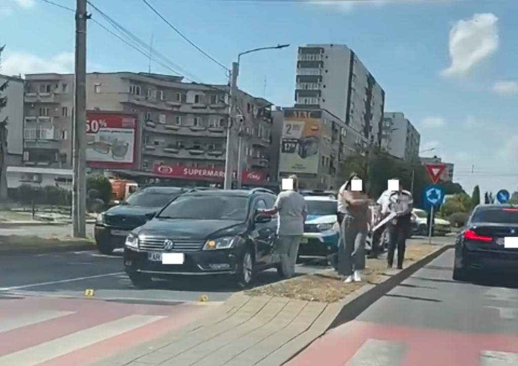 FOTO. Accident în Satu Mare! Pieton acroșat de o mașină pe drumul Careiului