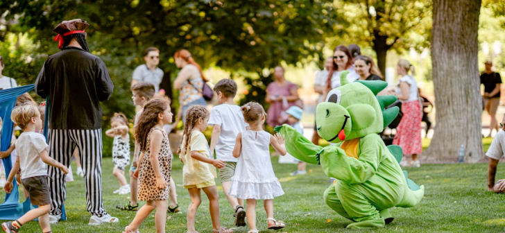 Competiție de șah, ateliere de creație și Carnavalul Clovnilor Veseli, în acest weekend, la Iulius Town Timișoara