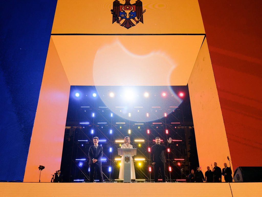 (VIDEO) Maia Sandu, Nicușor Dan și Volodimir Zelenski, împreună în Piața Marii Adunări Naționale de Ziua Independenței