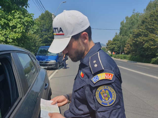 DN7, sub control în sistem „releu”. Acțiune a polițiștilor rutieri pe unul dintre cele mai circulate trasee din județ