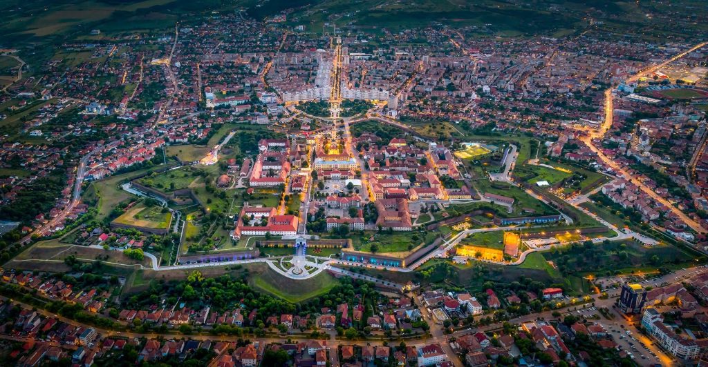 A fost semnat contractul de finanțare pentru reabilitarea energetică a patru blocuri din municipiul Alba Iulia
